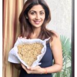 Shilpa Shetty Instagram - I truly believe what can’t be cured, must be endured; and endure it, I will! Keeping yourself busy, sticking to a clean diet, and staying fit even when there are enough reasons to not do so, is an example of discipline. It’s most needed to keep you on track and not sweep over all your progress. So, to make the most of my time off work and at home, I’ve been whipping up something new almost every day. Today, I’ve made the Granola Bars at home. It’s easy-to-make and is a lot quicker than regular cakes and bars too. Here’s how you can make it at home too! Ingredients: * 1.1/2cups rolled oats * 1/2 tsp salt * 1/2cup oat flour, or process oats in a blender to make your own * 1/4 cup chia seeds * 1/4 cup shredded coconut( dry) * 1/4 cup chopped, dried cranberries * 3 tbspoons pistachios * 1/4 cup almond butter * 1/2 cup raw agave or honey * 4 tbspoons coconut sugar * 1 mashed banana * 1 tsp pure vanilla extract Instructions: 1. Line an 8-inch pan with parchment paper. Set aside. 2. If you wish to bake the bars, preheat oven to 350 F. 3. Stir together all dry ingredients in a large bowl. Whisk liquid ingredients together in a separate bowl, then stir wet into dry. 4. Transfer to the prepared pan. 5. Smooth down firmly, using a second sheet of parchment or wax paper. Press down as hard as you can. 6. For no-bake healthy granola bars, chill until firm. (The no-bake option is also firmer if you use coconut oil.) 7. For baked granola bars, cook on the center rack for 18 minutes, then press down firmly again. Let cool completely before cutting into bars. #SwasthRahoMastRaho #weekendvibes #staysafe #stayhome #selfisolation #BakingGoodness #eathealthy
