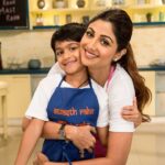 Shilpa Shetty Instagram - Meet my own little health consultant: Viaan-Raj. From innovative fruity Ice Lollies to heathy cookies, he is constantly amazing me with his knowledge of healthy alternatives. Every time #MyLilChamp cooks up something not just delicious but healthy, I jump with joy and pride. Sometimes when he hosts his friends and his cousins, he delights them with his cooking, I hear some of them address me as “Viaan ki Mummy” and not Shilpa Shetty. The unparalleled joy of watching one’s kid achieve something can only be experienced and not described! I saw some of these heart-warming moments of proud parents in #SaReGaMaPaLilChamps promo and I want to give a shoutout to these sensational kids and their parents. Love this iconic show because it celebrates and grooms big talent of little kids and I can’t wait to tune in to @zeetv and witness their extraordinary journeys and ingenuity again. It starts on 29th Feb, every weekend at 8 PM only on #ZeeTV. Do watch! . . . . #srgmplilchamps #mylilchamp @therealalkayagnik @kumarsanuofficial @uditnarayan_official @manieshpaul