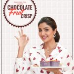 Shilpa Shetty Instagram - Valentine’s Day is here! Sweets, flowers, and fruits... all-in-one for your special one❤ Give them the gift of good health in the yummiest way possible with this Chocolate Fruit Crisp. It’s great for the skin and helps boost immunity too... Win-win! #SwasthRahoMastRaho #TastyThursday #GetFit2020 #ValentinesDay #love #goodhealth