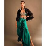 Shilpa Shetty Instagram - Life’s too short to be wearing boring clothes 💁🏻‍♀️ . . . . . . Hair: @sheetal_f_khan Make up: @ajayshelarmakeupartisst Outfit: @anamikakhanna.in Jewellery: @curiocottagejewelry Shoes: @louboutinworld Styled by: @sanjanabatra Managed by: @bethetribe Photography: @anjalikanakia Assisted by: #IndranilDas . #eventdiaries #kolkata #fashion #style #throwback #lotn