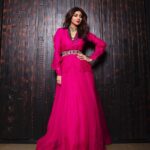 Shilpa Shetty Instagram – Hot Pink and Me🤪
#Umang2020, Celebrating the Mumbai Police force in full force 💪🙏🎉
Makeup: @ajayshelarmakeupartist
Hair: @sheetal_f_khan
Styled by: @sanjanabatra
Assisted by: @rupangisharma 
Outfit: @ridhimehraofficial 
Jewellery: @amrapalijewels
@minerali_store
Photographer: @tanvivoraphotography

#pink #happy #gratitude #Umang #mumbaipolice