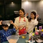 Shilpa Shetty Instagram – A little “two” Merry🤪 Grrrrrrr😈 @shamitashetty_official 
But more the merrier…it’s Christmas!! 🎄
Cooking up a storm … 7 desserts on the menu for 
Christmas lunch 😅🎉🎊🥳 🎂 
#christmas #christmastime #christmasdesserts #happiness #prep #love #gratitude #family