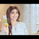 Shilpa Shetty Instagram - Use natural products and take care of your skin the right way. Mamaearth is my trusted aide when it comes to natural products, and that’s why I recommend the Ubtan Face Wash for anyone who wants to deeply cleanse their skin and remove tan without worrying about chemicals. With natural ingredients like turmeric and saffron, the Ubtan Face Mask is as close to nature as it gets! Available on @mamaearth.in. #mamaearth #natural #chemicalfree #skincare #skincaretips #saffron #turmeric #BrandAmbassador