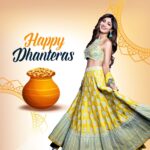 Shilpa Shetty Instagram - May Goddess Lakshmi shower Her blessings on you and your loved ones abundantly on this auspicious occasion of Dhanteras. Love and light to all of you!✨❤🧿 To all my Instafam wishing you all a healthy, happy and bright Diwali and a bountiful New Year 🎉❤🧿 #HappyDhanteras #Diwali #HappyDiwali #instafam #festive #indian #festival #Dhanteras