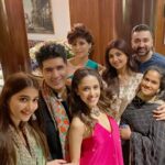 Shilpa Shetty Instagram - Diwali nights.. @manishmalhotra05 was such a fun night with this fun bunch. @hegdepooja @nushratbharucha @_vaanikapoor_ @arpitakhansharma @tahirakashyap @sophiechoudry @rajkundra 🎉❤️🤪 #Diwali #friends #happiness #diwaliparty #love #gratitude