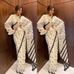 Shilpa Shetty Instagram – Vintage Vibe ❤️
Outfit: @monikanidhii
Jewellery: @isharya
Hair: @sheetal_f_khan 
Styling: @sanjanabatra
Assistance: @devakshim

#eventdiaries #vintageglam #polkadots #sareenotsorry #glam