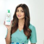 Shilpa Shetty Instagram – Your little one deserves only the best – and @mamaearth.in products give you nothing less than that!
Mamaearth is made by parents, for parents. Their MadeSafe certified, all-natural, hypo-allergenic products ensure that you and your little one are always taken care of with the purest products.

#mamaearth #SwitchToLove