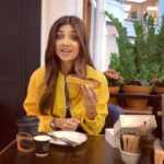 Shilpa Shetty Instagram – Slowly steadily trying to go #refinedsugarfree .. but shopping can be tiring …for @rajkundra so decided to treat him ..🤪😈but I couldn’t  resist a fresh #chocolateeclair with my tea ..
This was a perfecccct (alibi) #sundaytreat and #sundaybinge it was..
Happy today…Yoga tomorrow😻♥️🤪😈 #gratitude #dubaidiaries #sunday #littlejoys #liveitup #chocoholic