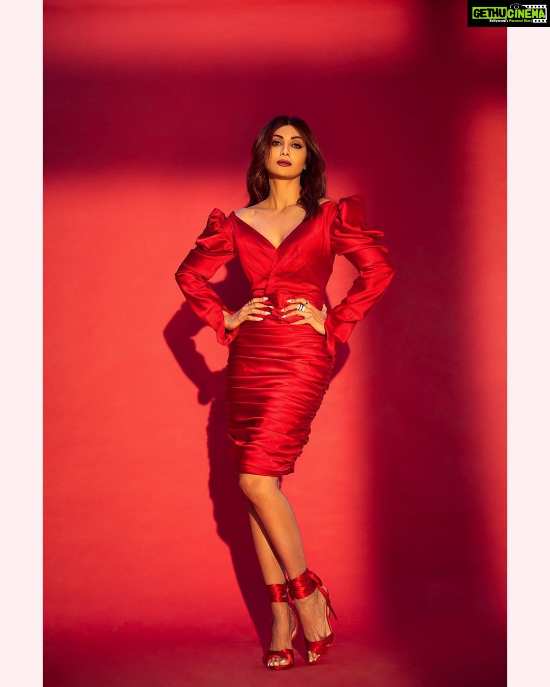 Shilpa Shetty Instagram - Inflammable ♥️🔥 . . . . #LookOfTheDay #OOTD #worklife #gratitude #blessed