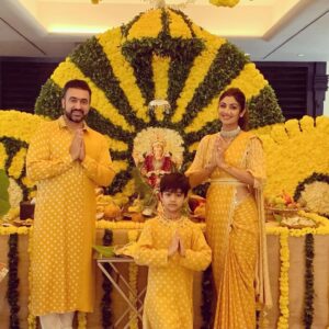 Shilpa Shetty Instagram - And .... My GANNU RAJA is back😇 Our 10th year !
The remover of obstacles and Lord of success.. May He bestow us all with His blessings this Ganesh Chaturthi.
While I’m spiritual and celebrate all festivals, I’m also responsible towards  our Mother Earth and we have continued our tradition of having an #ecofriendly Ganesha idol. 
Ganpati Bappa Morya 🙏

PS:Love and celebration is all of us #TRIPLING .
Thankyou @punitbalanaofficial ♥️😍 #ganpatibappamorya #ganpati #blessings #gratitude #10years #family #tripling #yellow