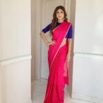 Shilpa Shetty Instagram – All set to attend the launch and 1st committee meeting of the #FitIndiamovement in Delhi. 
Outfit : @raw_mango
Jewellery : @curiocottagejewelry
Styled by : @sanjanabatra
Assisted by : @rupangisharma @devakshim 
#fitindia #delhi #swasthrahomastraho #fitnesscomesfirst #motivation