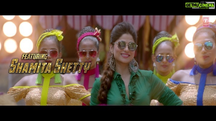 Shilpa Shetty Instagram - She’s got moves and is here to get you grooving! Congratulations @shamitashetty_official on your first music video, it’s faaaab!!! So excited to share the teaser of this new Punjabi song, #TeriMaa. It’s sooooo catchy. Can’t wait to see this Jiju-Saali Jodi in action. @tseries.official @rajkundra9 @roopsidhuofficial @dollysidhuofficial @mr.mnv @muzikonerecords @ranju.v @jaani777 @BPraak #musicvideo #catchysong #hit #tseries #punjabi #sista #sisterlove