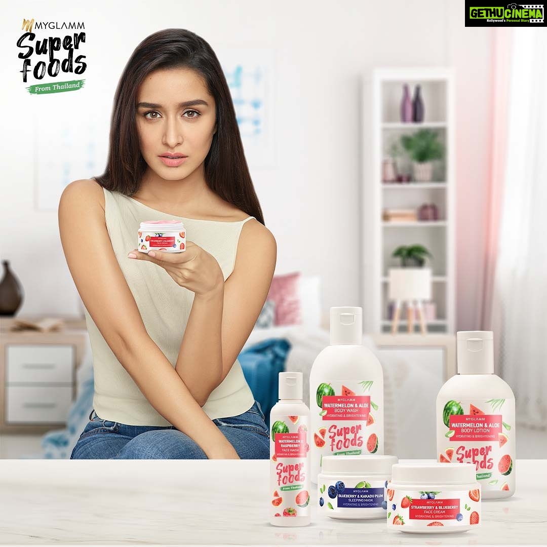 Shraddha Kapoor Instagram - Psst…letting you in on the secret to my nourished skin! 😉 . Come, supercharge your personal care routine with me and enter the world of bright, hydrated skin, courtesy the MyGlamm SUPERFOODS Thai Range! 💁🏻♀️ These products harness the power of nature’s best SUPERFOODS and will give your routine a SUPER boost! 💫💜 . #MyGlamm #NewLaunch #MyGlammSUPERFOODSThai #SUPERFOODS #ad #collab