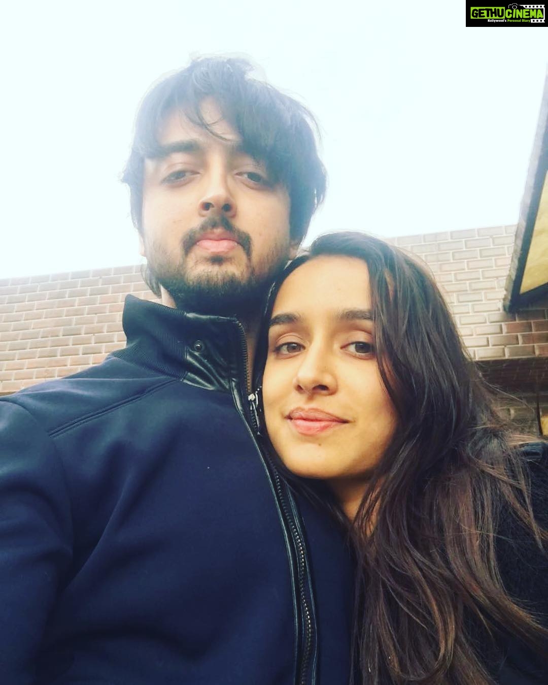 Shraddha Kapoor Instagram - Happy birthday 😘🎂🎉💕Luhuuuuv you @priyaankksharma ❤