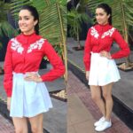 Shraddha Kapoor Instagram - And we are back promoting!! Wearing a @hemantnandita outfit & @isharya ring with @zara shoes. Back with the awesomes @tanghavri @shraddha.naik @amitthakur26 #OkJaanu #13thJanuary 🌈✨💕❤