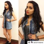 Shraddha Kapoor Instagram - #Repost @sanamratansi with @repostapp ・・・ Tonight in Pune for #rockon2concert wearing Madison @madison_onpeddar & @ash shoes HMU @shifstershettty @meldemuredsouza #rockon2promotions #stylecell #sanamratansiforstylecell