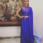 Shraddha Kapoor Instagram – #AboutLastNight Wearing a beautiful @abujanisandeepkhosla along with pretty @anmoljewellers earrings for my lovely @ekmainaurektu7 s Diwali celebration! 💕🙏❤️