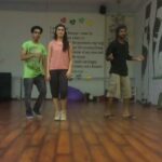Shraddha Kapoor Instagram – Rehearsals with @mohanpandey & Rohit for #BezubaanPhirSe #1YearOfABCD2
