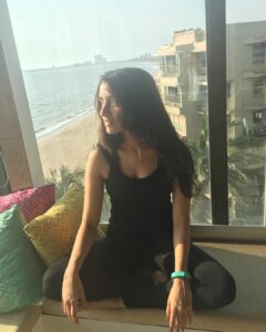 Shraddha Kapoor Instagram - Post cardio cool down!!! Loving the colour on me! What do you guys think? #GetFitInStyle @FitbitIN ❤️