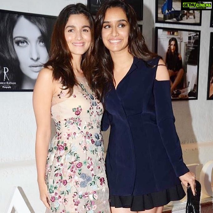Shraddha Kapoor Instagram - Met pataka guddi after so long yesterday!💖😘❤️ @aliaabhatt