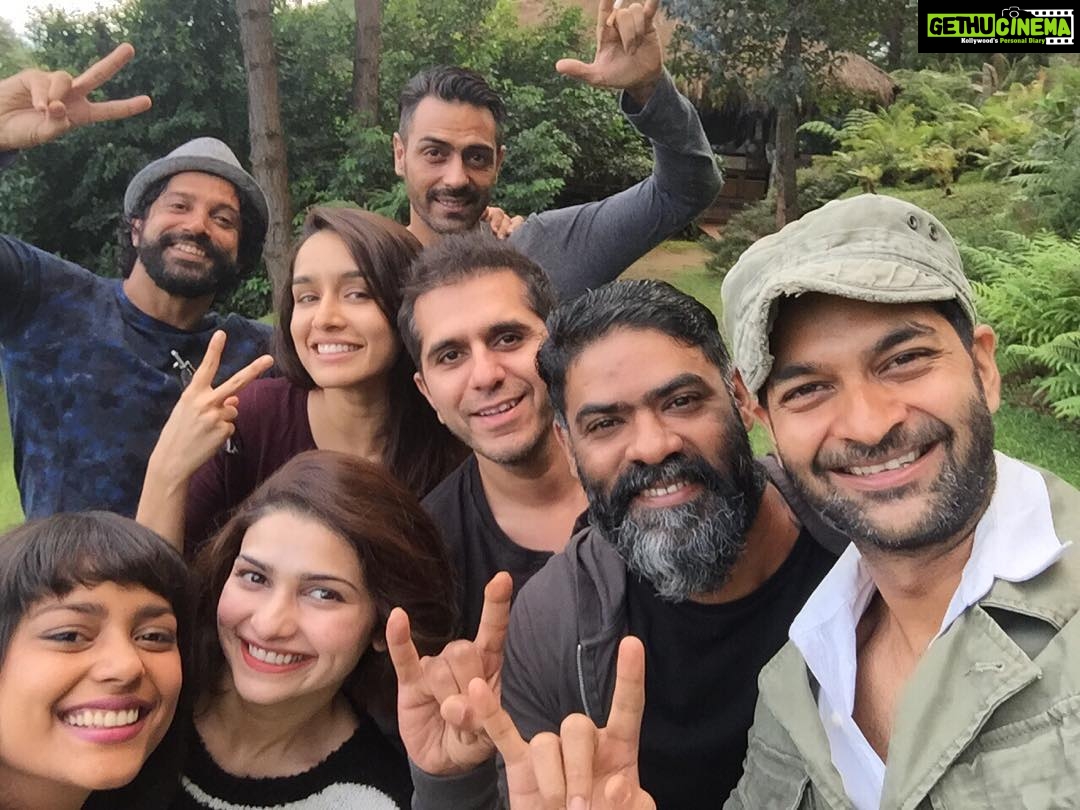 Shraddha Kapoor Instagram - #RockOn2 time ✌🏻️❤️