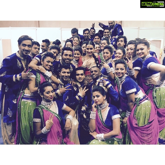Shraddha Kapoor Instagram - With @remodsouza s wonderfullll dancers just before going on stage! #Mathura #ShriKrishnaMahotsav