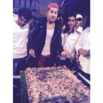 Shraddha Kapoor Instagram - Cutting his biggest birthday cake at the #AllIndiaDanceChampionship @varundvn #BirthdayBoy