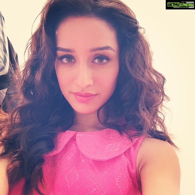 Shraddha Kapoor Instagram - Pink is the new black #AdShoot @vermavishesh @alliaalrufai @shaanmu