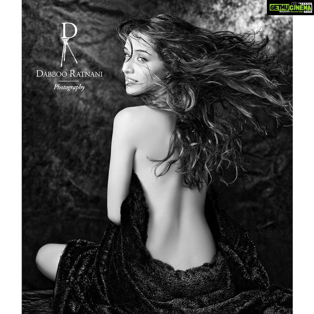 Shraddha Kapoor Instagram - First timer. #DabbooRatnani2015Calendar @dabbooratnani #Proud