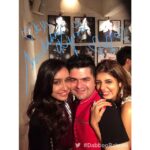 Shraddha Kapoor Instagram – With the lovely lovely couple! #DabbooRatnani2015Calendar @dabbooratnani @manishadratnani