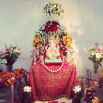Shraddha Kapoor Instagram - Here he is again after a year away! #GanpatiBappaMorya #BestFestival Wishing you all a Happy Ganesh Chaturthi! ❤️