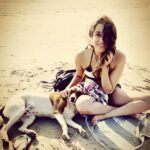 Shraddha Kapoor Instagram – Friend. 🐶🏝💛