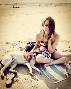 Shraddha Kapoor Instagram - Friend. 🐶🏝💛