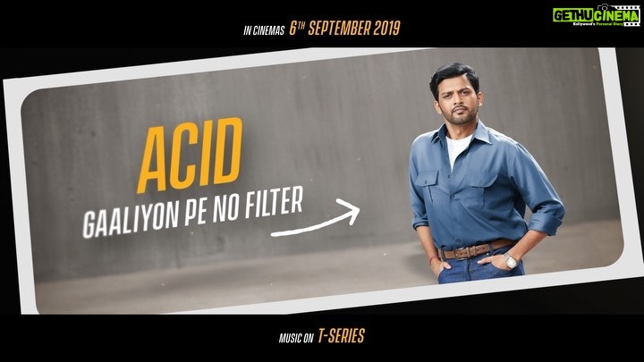 Shraddha Kapoor Instagram - Group ka gaali teacher hai humara Acid! #Chhichhore . . #SajidNadiadwala @niteshtiwari22 @sushantsinghrajput @fukravarun @tahirrajbhasin @naveen.polishetty @tushar.pandey @saharshkumarshukla @_prat @foxstarhindi @nadiadwalagrandson @wardakhannadiadwala