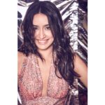 Shraddha Kapoor Instagram - 💖💕 📸 @kadamajay Outfit @t_h_y_m Jewelry @anmoljewellers Styled by @tanghavri Assisted by @namdeepak Make up @shraddha.naik Hair @menonnikita Managed by @jinal.jj #Mumbai #SaahoOn30thAugust