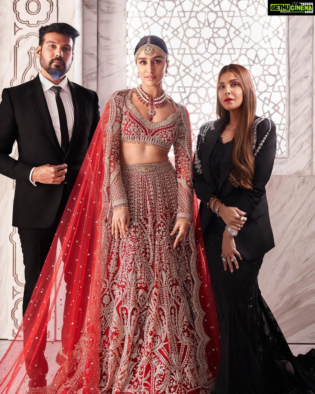 Shraddha Kapoor Instagram - Playing muse for @falgunishanepeacockindia and shooting with @falgunipeacock and @shanepeacock is always a delightful experience!β¨ Thank you for dressing me up in your dreamy, exquisite couture! I still maintain, like I said last year, I could live your ensembles!π«π . . . . Photographer - @errikosandreouphoto Film - @nirvairrai Stylist - @rupangisharma & @tarangagarwal_official at @teammrstyles Makeup - @shraddha.naik Hair - @menonnikita PR - @tandemcommunication Wardrobe - @falgunishanepeacockindia @falgunipeacock @shanepeacock . . . . . #falgunishanepeacockindia #falgunipeacock #shanepeacock #fsp #icw2021 #icw #fdci #FSPicw2021 #loveisfsp #tajmahal #thepeacockmagazine