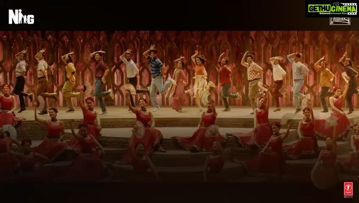 Shraddha Kapoor Instagram - Chhichhoro ka college anthem aa raha hai! #FikarNot song out soon . . #SajidNadiadwala @niteshtiwari22 @sushantsinghrajput @fukravarun @tahirrajbhasin @naveen.polishetty @tushar.pandey @saharshkumarshukla_official @_prat @foxstarhindi @nadiadwalagrandson @wardakhannadiadwala @ipritamofficial @tseries.official #Chhichhore