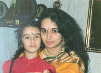 Shraddha Kapoor Instagram - My mommy, my life, my everything. Happy Mother’s Day Mommy! Your selfless love, your magic, the way that you do anything that you do, inspires me to want to be just like you ⭐️🐣❤️#MyLife #MyEverything #TheMagicOfMothers
