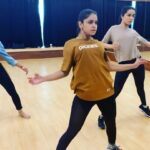 Shraddha Kapoor Instagram – A small snippet of our warm up 🙃 @niveditaasharma @jhavartika 💕 #StreetDancer video by @rohitfictitious 😎