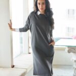 Shraddha Kapoor Instagram – Love @uniqloin for its basic and classic styles!  I shopped my favourites from their newly launched online store 💜💫
 
👗You can never go wrong with this classic and comfortable dress for an easy day out.
 
🧘🏻‍♀️ My Go To yoga wear are these Jogger pants, Bratop and AIRism hoodie

Get these looks and many more at UNIQLO.com or on UNIQLO app
 
#ShopUniqloOnline #UniqloIndia