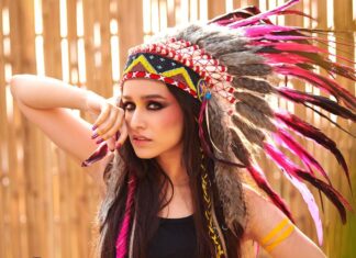 Shraddha Kapoor Instagram - 💖 20th year edition @dabbooratnani @manishadratnani make up @shraddha.naik hair by @menonnikita #DabbooRatnaniCalendar