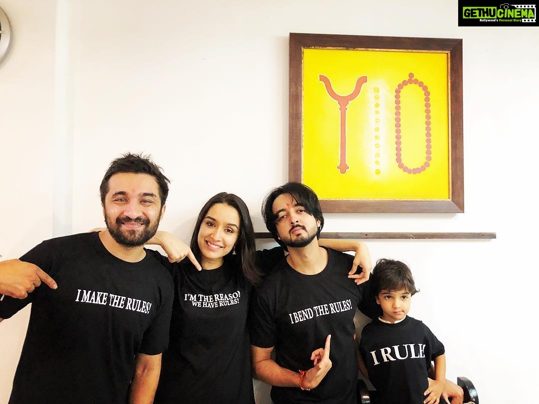 Shraddha Kapoor Instagram - Ruling my world. Happy rakhi ♥️ @siddhanthkapoor @priyaankksharma Vedika. Thank you for the t shirts @tejukolhapure 📷 - @padminikolhapure #CircleOfProtection