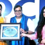 Shraddha Kapoor Instagram - Thank you so much #IFFI. Was special being recognized as a Youth Icon by 2 legendary people Mr. Subhash Ghai & my lovely aunt @padminikolhapure 🙃💜