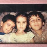 Shraddha Kapoor Instagram – Phoolon ka taaron ka, sabka kehna hai. Ek hazaaron mein, mere bhaie hai! Happy Rakhi to my 2 most precious bros. @siddhanthkapoor @priyaankksharma ❤️