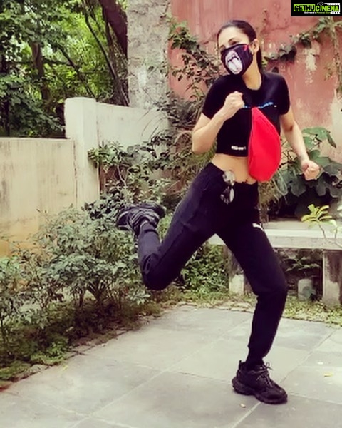 Shruti Haasan Instagram - Ready for work like ..... 🏃♂️