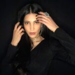 Shruti Haasan Instagram - Happy Independence Day 🖤 in @Ritu kumarhq and 💎by @suhanipittie styled by @amritha.ram