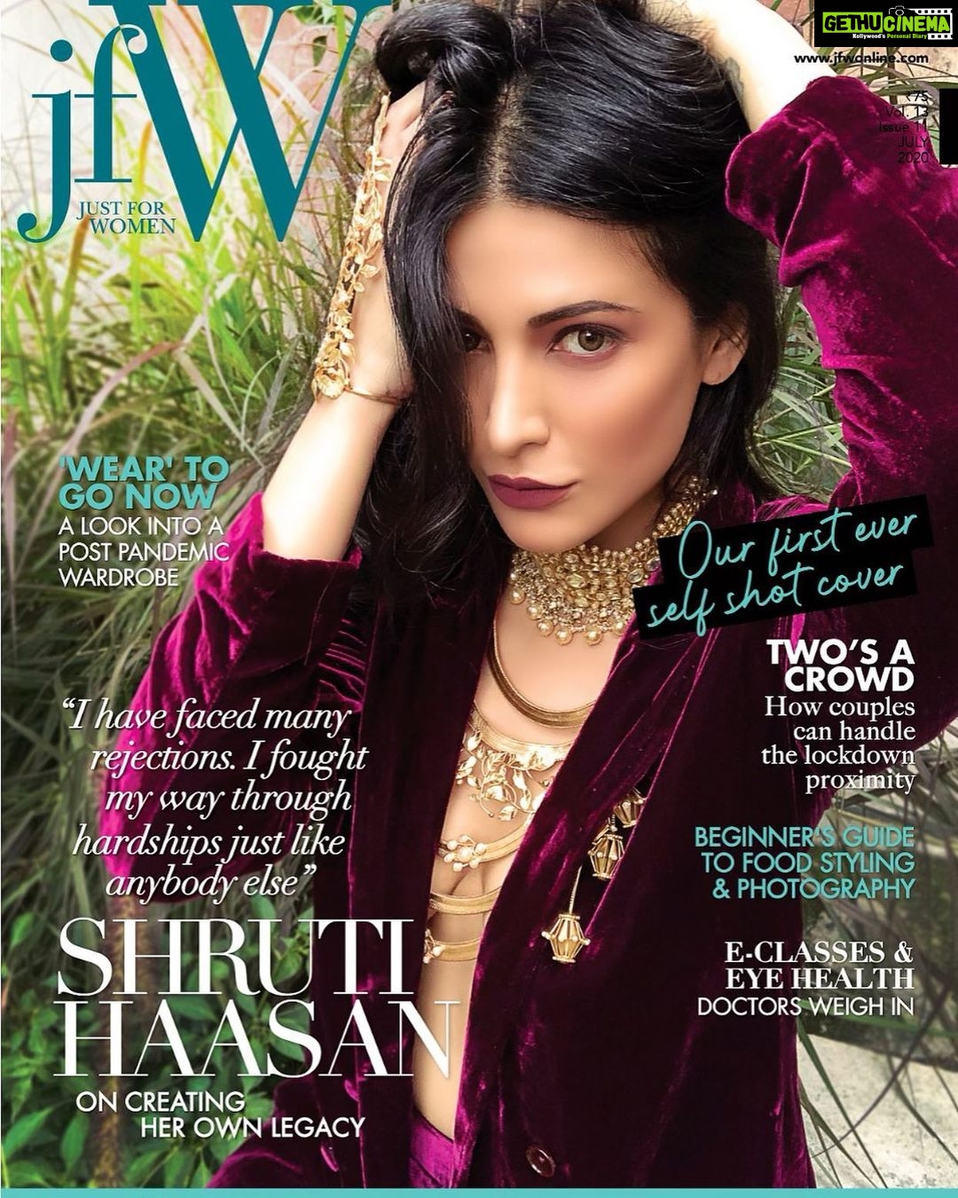 Shruti Haasan Instagram - π€πΊπ€ had so much fun being the cover girl for @jfwdigital experimenting with looks styled by @amritha.ram and this customised suit by @archithanarayanamofficial with π from @suhanipittie and @amrapalijewels and π₯Ώ @stevemadden π me and πΈ me with help from @macho.feminist