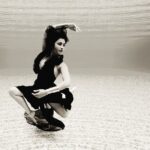 Shruti Haasan Instagram - I can dance anywhere 🖤