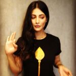 Shruti Haasan Instagram – Stay zen people 😬