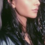 Shruti Haasan Instagram - Nude bake face recipe !!! The ingredients are as follows :p Dior show eyebrow pencil in dark brown -benefit brow zing #5-lime crime eyebrow gel clear-Clinique moisture surge eye -Murad invisi blur perfecting shield primer -kryolan derma colour (I use DFD and D65)-beauty blender (the real thing not some blah sponge )- cc colour correcting powder MAC- HUDA new nude palette in PLAY (full lid) TICKLE (upper lid)- tartlette palette REBEL (eyelid contour)- Charlotte tilbury golden goddess palette SMOKE (outer contour) ENHANCE (lower brow highlight)-two faced tickle peach palette PEACHY SWEAR (centre lite)- Charlotte tilbury vintage vamp SMOKE (upper inner corner )- Charlotte Tilbury liner fat pencil - any brown eye liner felt tip-mascara maybelline falsies lash lift - Kat von D GO BIG OR GO HOME -stila iridescent highlighter (lower inner eye)-magic make up wipe towelette - Clinique moisture surge 72 hour hydration -Murad invisible blur perfecting shield -kryolan seems colour cream concealer DFD - Giorgio Armani luminous silk foundation 6.5 -Milani cream contour stick- lip on cheek NO7 misty rose - MAC translucent powder to BAKE (bake in air conditioning or fan for 2 minutes ) -MAC harmony for face contour - TARTE blush booklet in SPIRIT FINGERS -HUDA 3D hiliter in SEYCHELLES -buxom lips INCOGNITO lip liner -CLARINS fix make